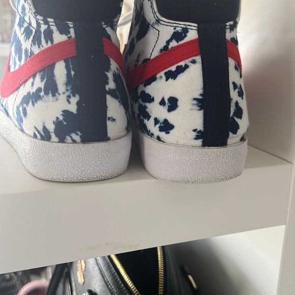 Nike Blazers Mid Vintage Blue Tie -Dye💙🤍 - Picture 3 of 5